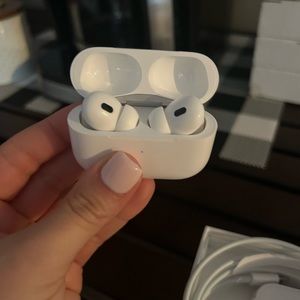 AUTHENTIC NEW Apple air pods pro for sale used 1x!!!!